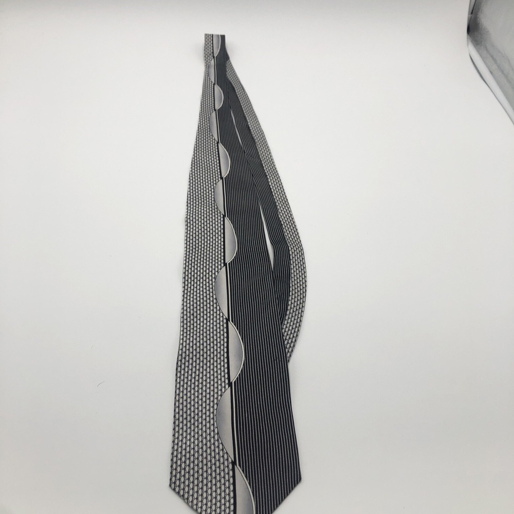 Mens 100% Silk Tie Handmade Korea Gray Silver Black Dry Clean‎ Only Wavy Pattern